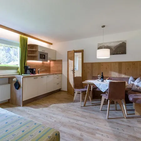 Leni アパート マイヤーホーフェン