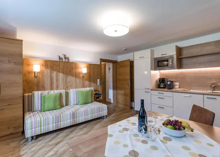 Leni マイヤーホーフェン