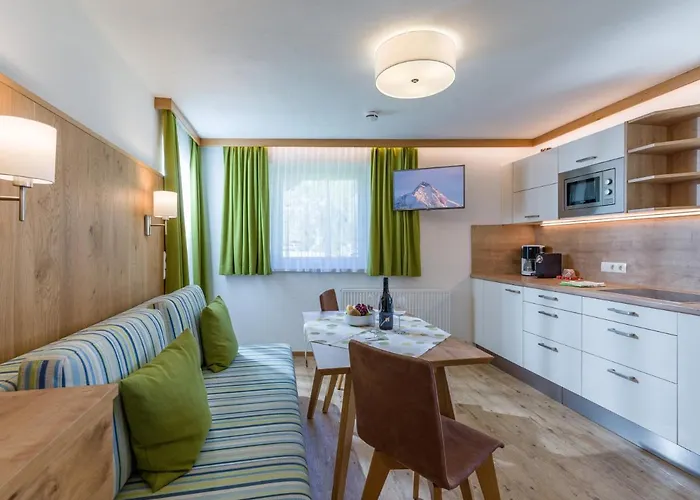 Leni * マイヤーホーフェン